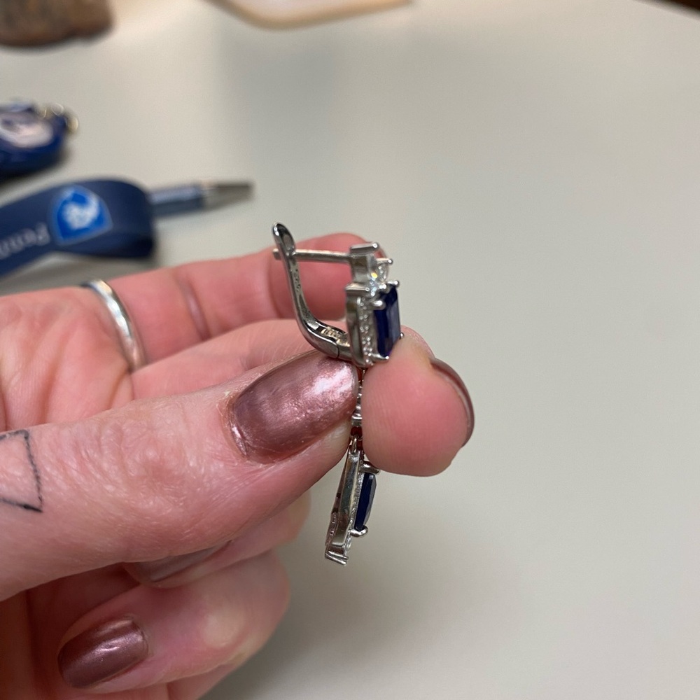 Elegant Silver diamond and Sapphire Jewelry Set - Picture 7 of 9